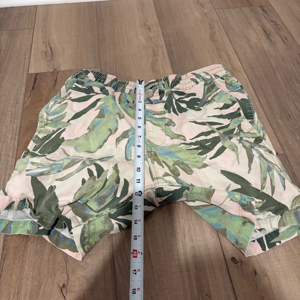 Urban outfitters palm leaf pull on chino shorts pink green size medium - Picture 7 of 8
